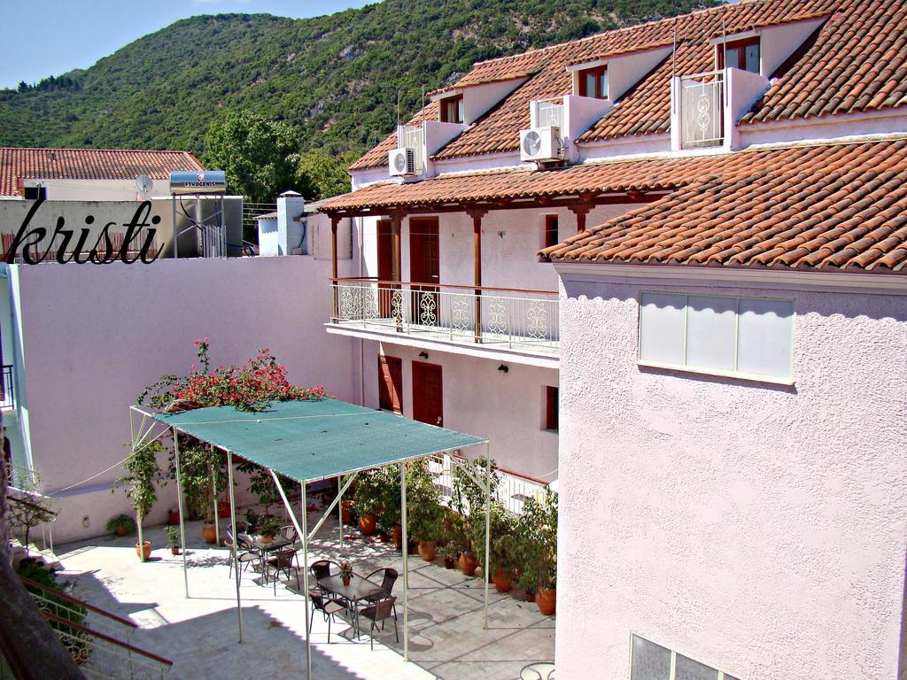 Kristi Appartement Poros  Buitenkant foto