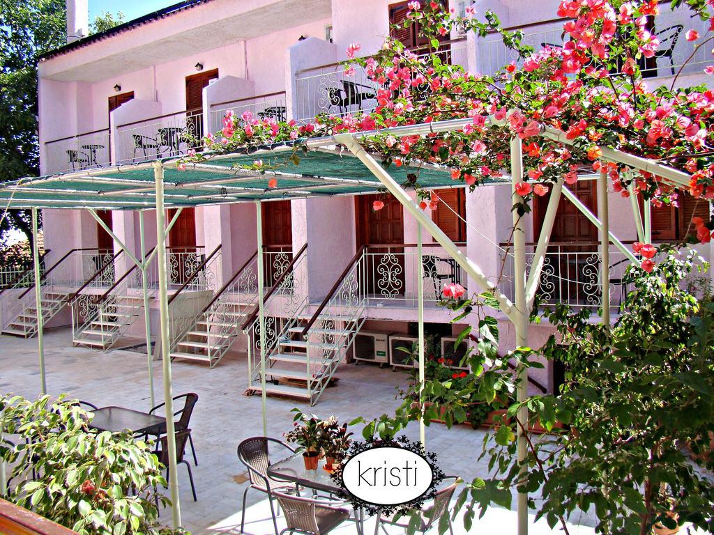Kristi Appartement Poros  Buitenkant foto