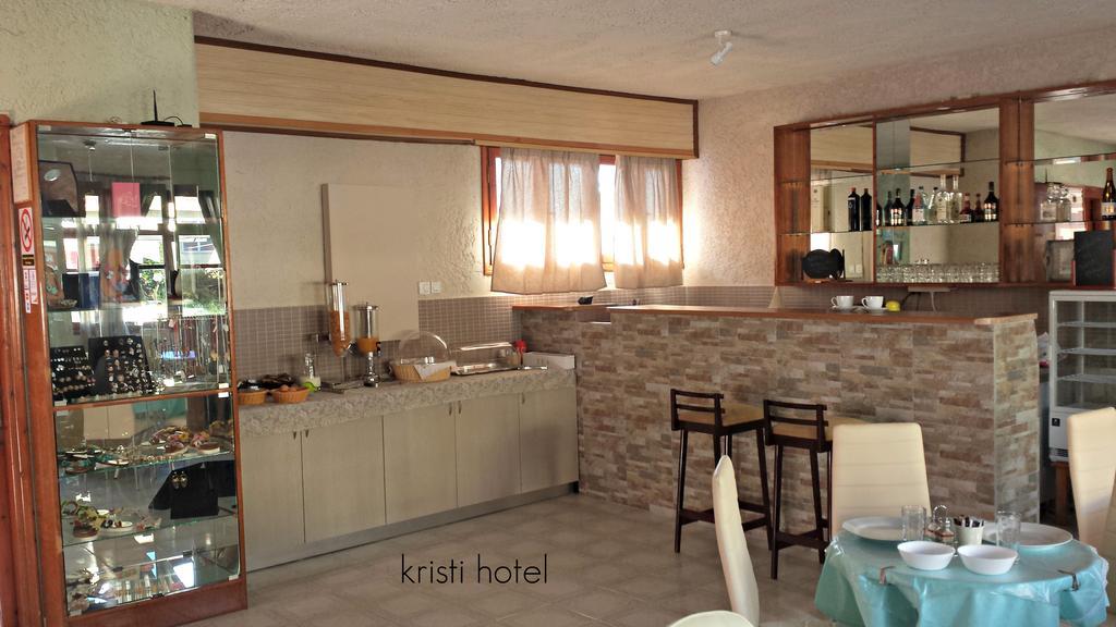 Kristi Appartement Poros  Buitenkant foto
