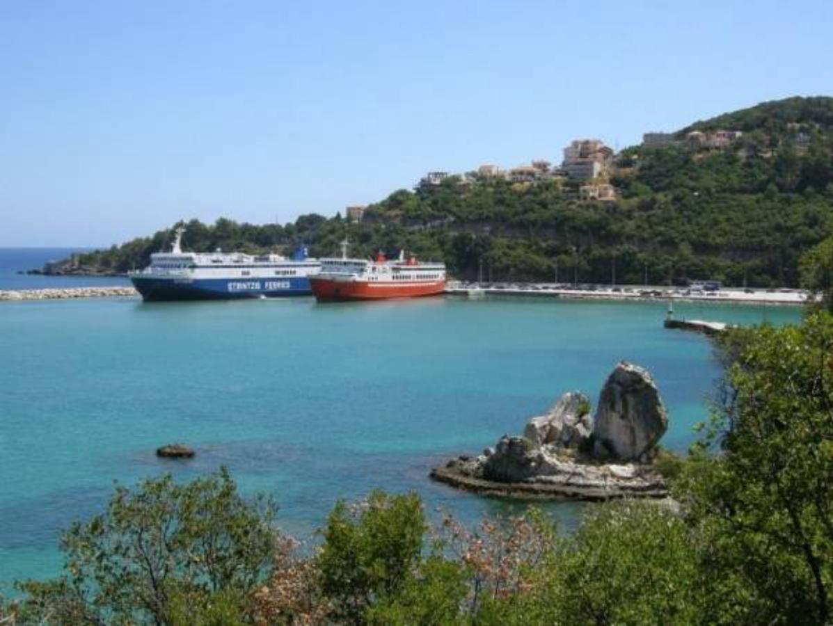 Kristi Appartement Poros  Buitenkant foto